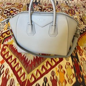 Givenchy Antigona - medium